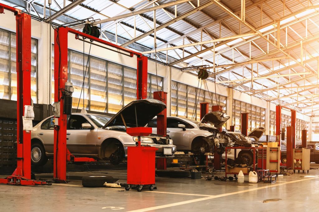 Elevador de coches 2 columnas - Marca ElevTech